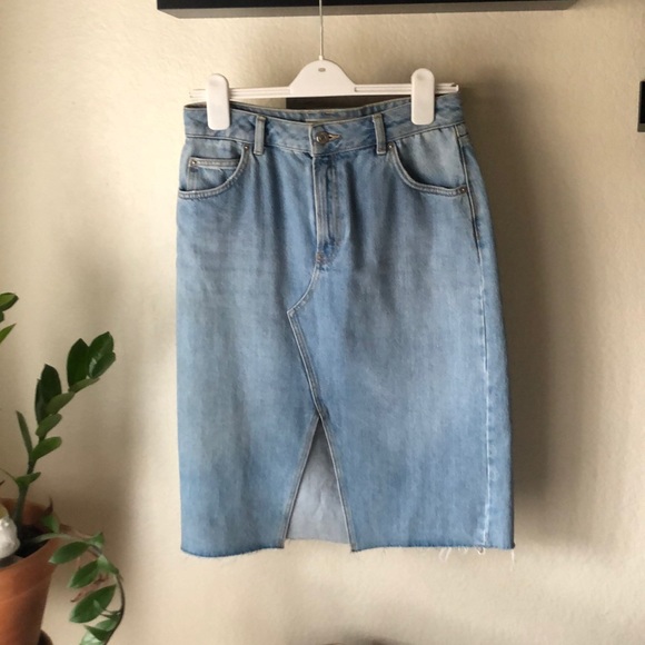 Topshop Dresses & Skirts - TopShop Denim Skirt